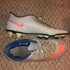 Women’s size 8 soccer cleats